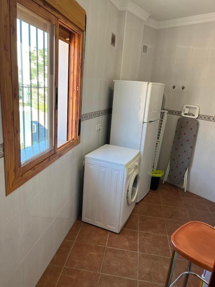 Casa Amplia Con Terraza En La Vinuela Villa Exterior foto